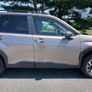 2025 Subaru FORESTER PREMIUM 缩略图 11