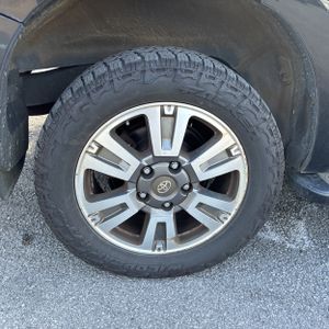 2010 Toyota SEQUOIA PLATINUM 照片 19