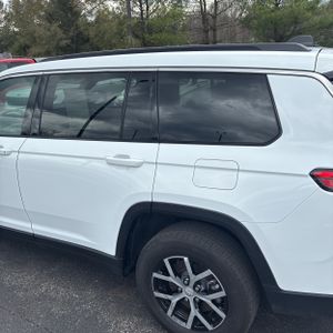 JEEP GRAND CHEROKEE L LIMITED - 6