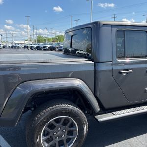 JEEP GLADIATOR OVERLAND - 9