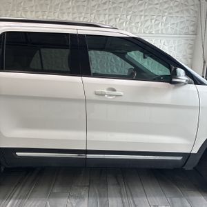 2017 FORD EXPLORER XLT 照片 9