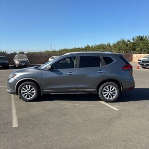 صورة 3 لـ 2017 Nissan ROGUE SV