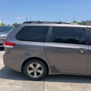 TOYOTA SIENNA - 9
