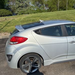 HYUNDAI VELOSTER TURBO - 9