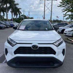 2025 Toyota RAV4 LE 照片 14
