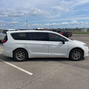 2025 Chrysler PACIFICA SELECT 照片 10
