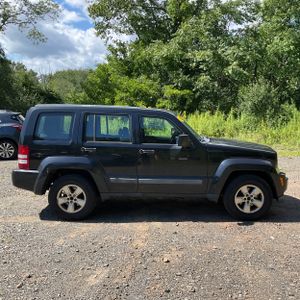 صورة 10 لـ 2010 JEEP LIBERTY SPORT