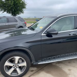 MERCEDES-BENZ GLC - 2