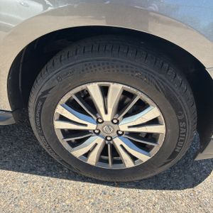 2019 Nissan PATHFINDER SL — миниатюра 20