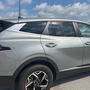 KIA SPORTAGE LX - 9