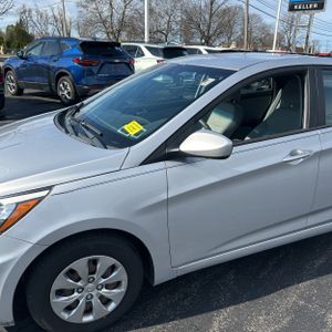 HYUNDAI ACCENT SE - 2