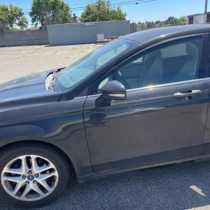 FORD FUSION SE - 2