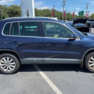 2011 Volkswagen TIGUAN S — фото 11