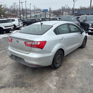KIA RIO LX - 8