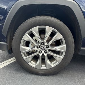 صورة مصغرة 17 لـ 2025 Toyota RAV4 XLE PREMIUM