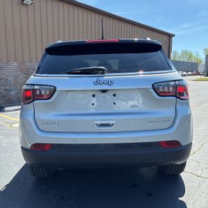 JEEP COMPASS LIMITED 4X4 - 7