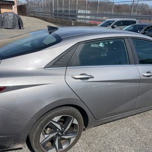 HYUNDAI ELANTRA LIMITED - 9