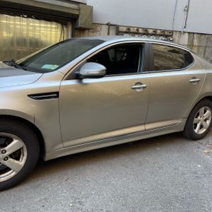 KIA OPTIMA LX - 4