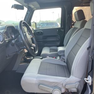 صورة 32 لـ 2010 JEEP WRANGLER SAHARA