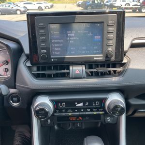 2021 Toyota RAV4 XLE — миниатюра 36