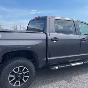 TOYOTA TUNDRA - 8