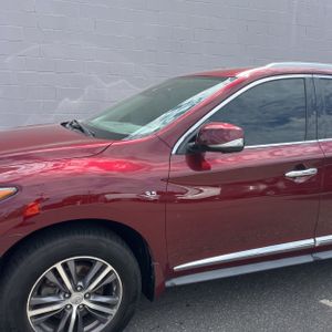 2019 Infiniti QX60 LUXE 照片 2