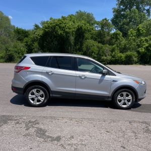 FORD ESCAPE SE - 10
