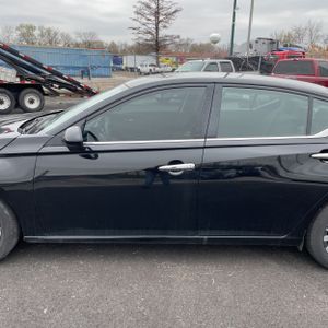 NISSAN ALTIMA SV FWD - 4