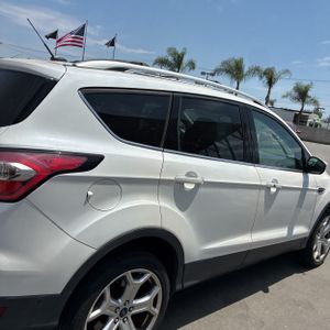 صورة 9 لـ 2017 FORD ESCAPE TITANIUM