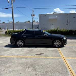 صورة 10 لـ 2020 Chrysler 300 LIMITED