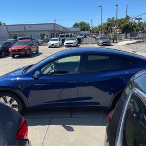 TESLA MODEL Y LONG RANGE - 3