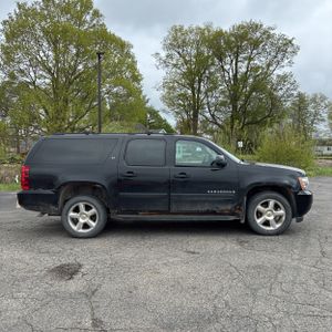 CHEVROLET SUBURBAN - 10