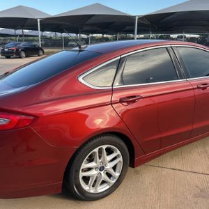 FORD FUSION SE - 9