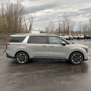 KIA CARNIVAL EX - 10