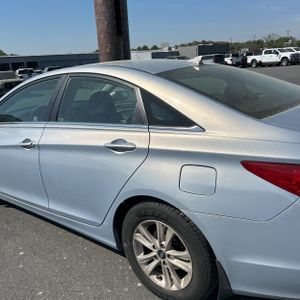 HYUNDAI SONATA GLS - 6