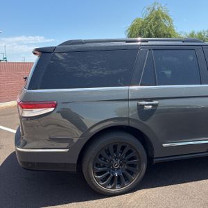 صورة 9 لـ 2022 Lincoln NAVIGATOR BLACK LABEL