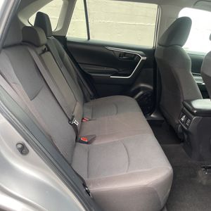 2025 Toyota RAV4 LE — миниатюра 35
