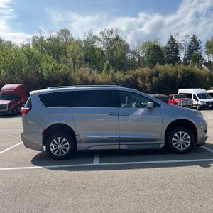 CHRYSLER PACIFICA TOURING L - 10