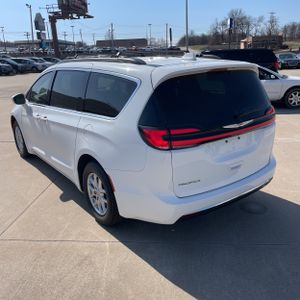 CHRYSLER PACIFICA TOURING L - 5