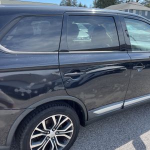 MITSUBISHI OUTLANDER ES - 9