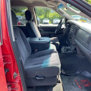 2004 Dodge RAM 1500 SLT — миниатюра 32