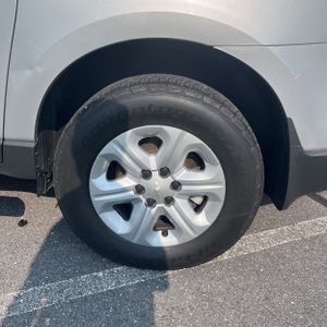 2017 Chevrolet TRAVERSE LS — миниатюра 18