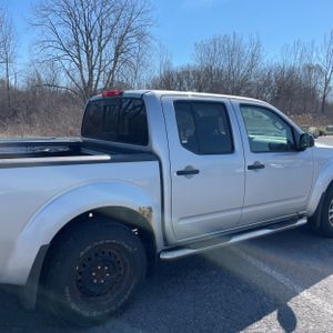 NISSAN FRONTIER SV - 9