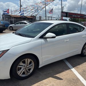 HYUNDAI ELANTRA SEL - 2