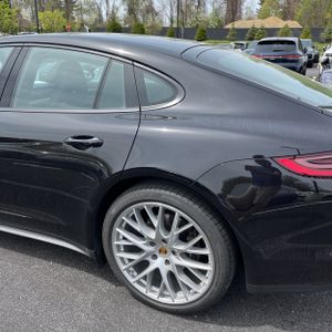 PORSCHE PANAMERA 4 - 5