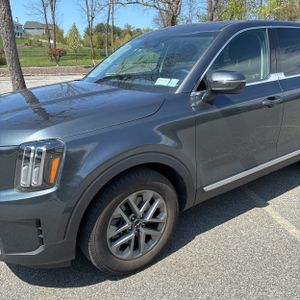 KIA TELLURIDE LX - 2