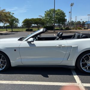 FORD MUSTANG GT PREMIUM - 4