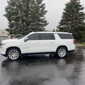 CHEVROLET SUBURBAN PREMIER - 3