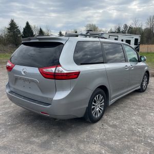 TOYOTA SIENNA - 8