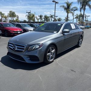 MERCEDES-BENZ E-CLASS - 1